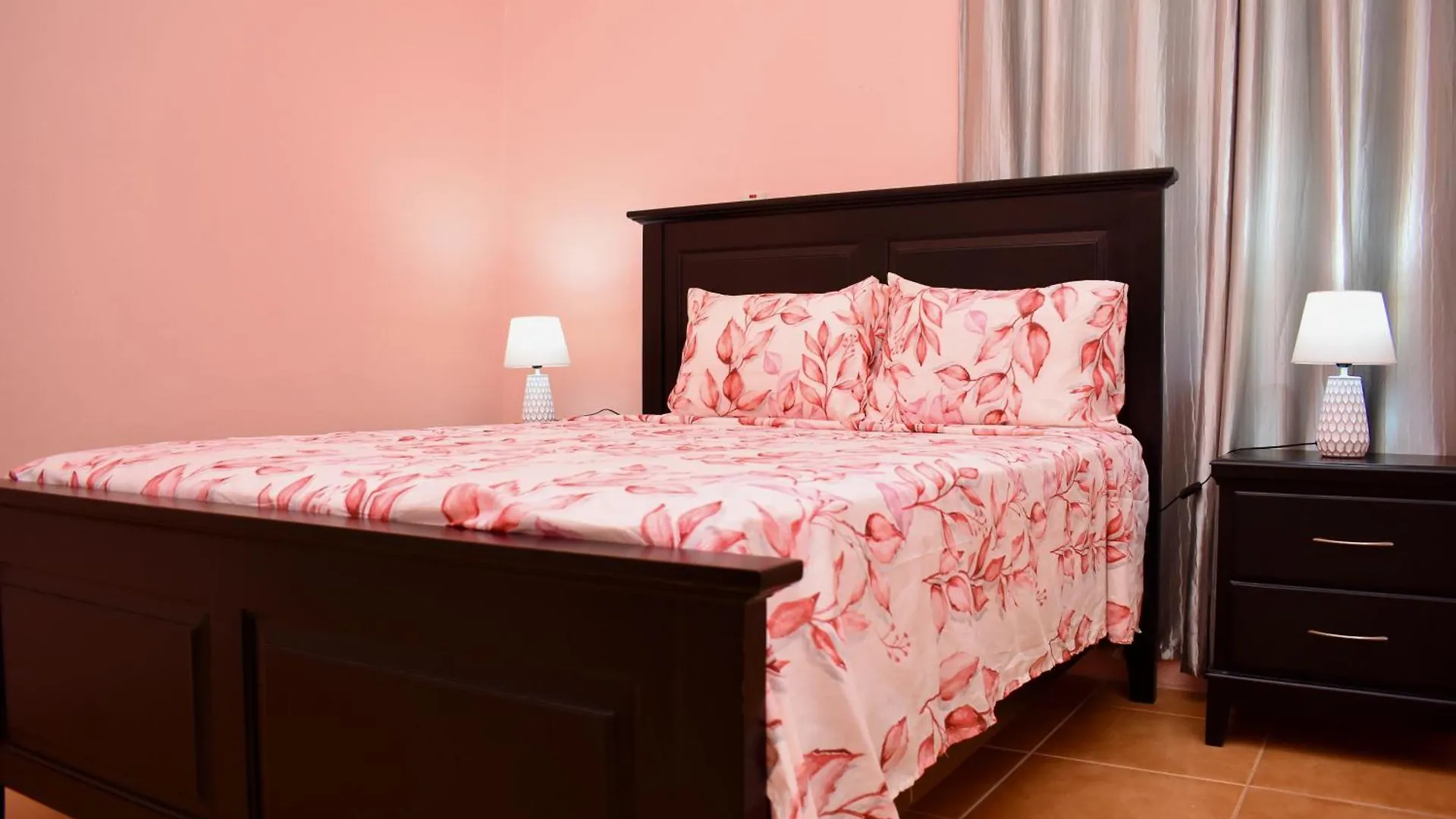 Folkes Manor 2Bdrm Penthouse Apt, A/C, Wi-Fi, Washer & Dryer Kingston Jamaica